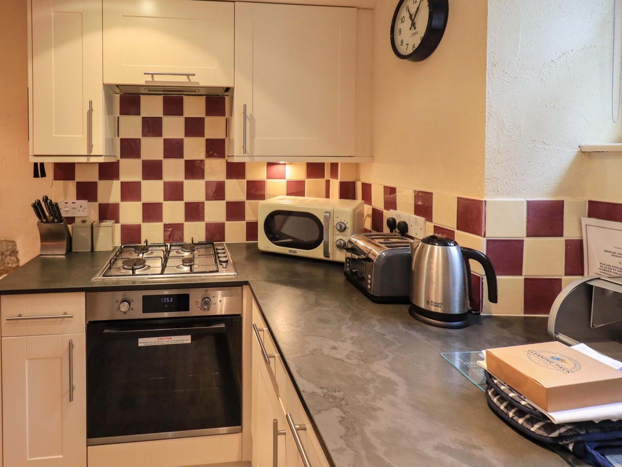 Penny Red Cottage Ембълсайд Екстериор снимка
